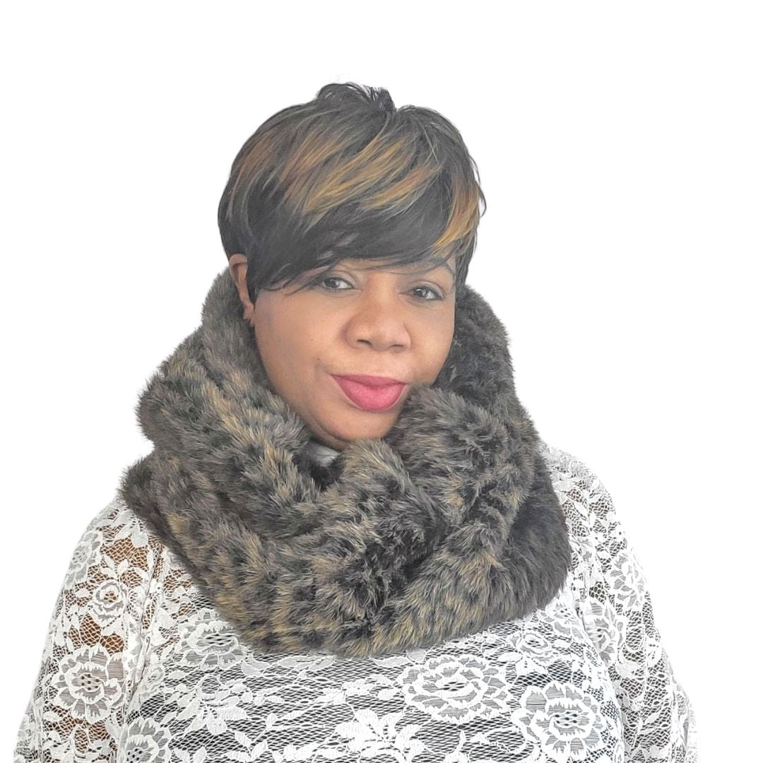 Cheetah Animal Print Short Pile Faux Fur Infinity Scarf / Neck Warmer